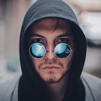 Роман Худяков